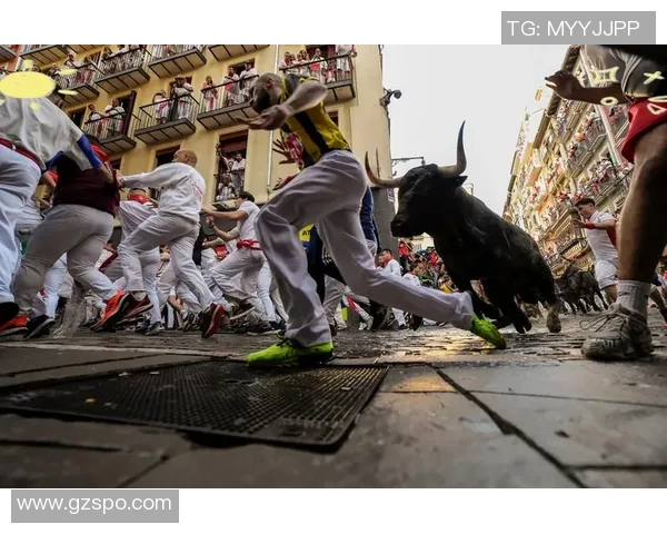 探索西班牙真人秀奥拉的魅力与挑战揭示真实生活的精彩瞬间